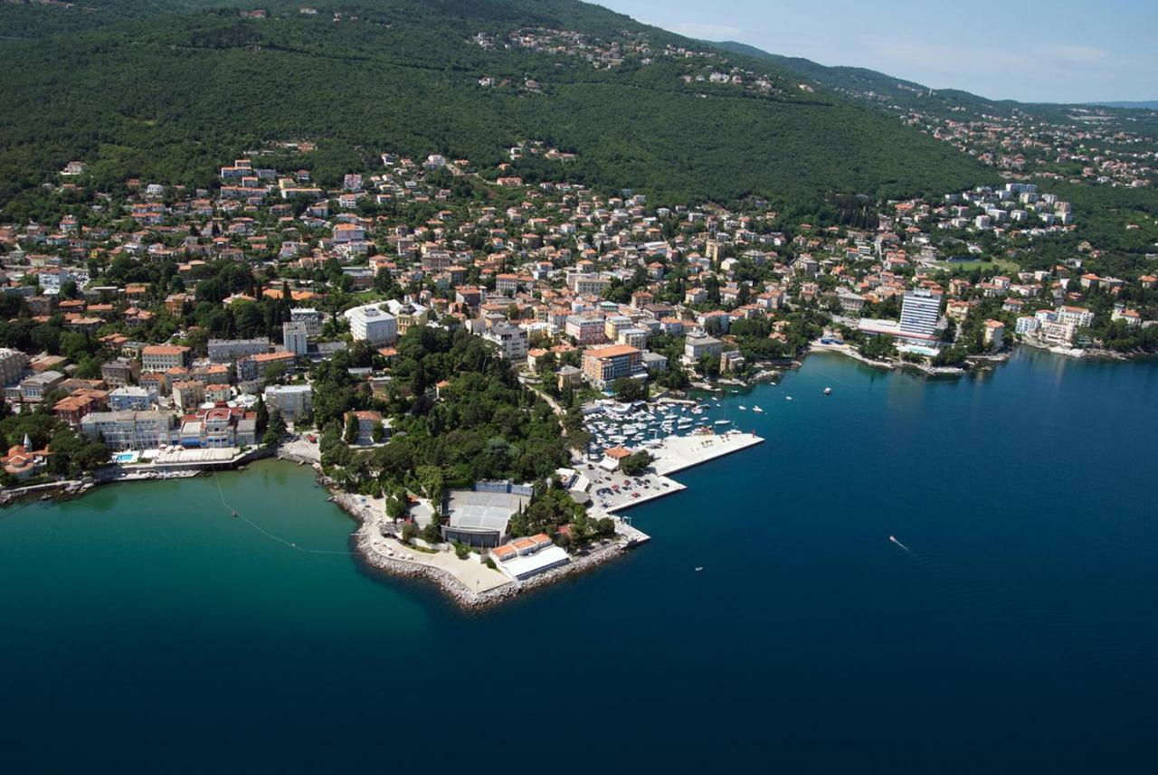 Apartment Villa Maria 10 With Swimming Pool Opatija Luaran gambar